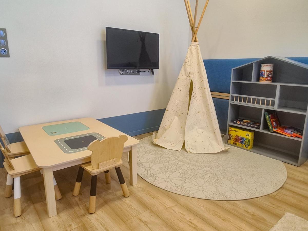Ditlin Apartmanok Pápa Esterno foto