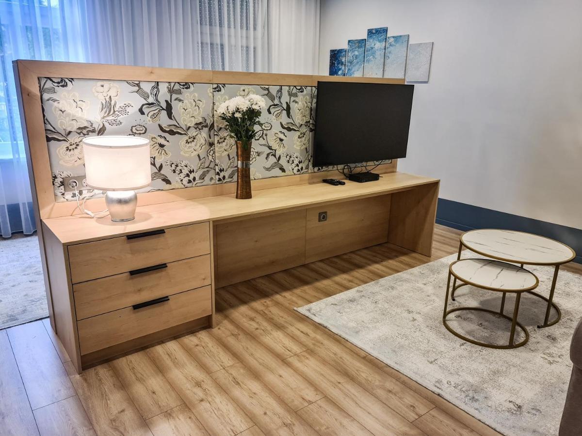 Ditlin Apartmanok Pápa Esterno foto