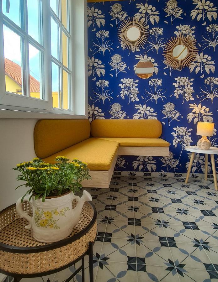 Ditlin Apartmanok Pápa Esterno foto